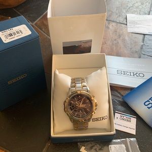 Seiko men’s watch black face solar box included SSC142